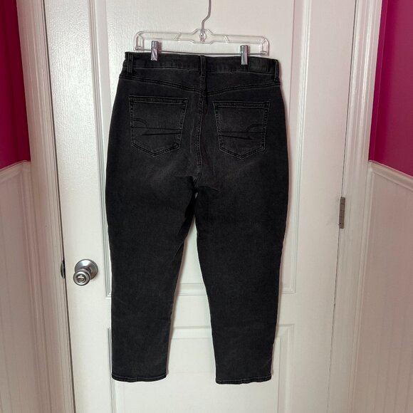 AE Stretch Curvy Black Mom Jean - Picture 7 of 11